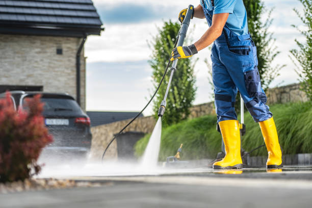 Fence Pressure Washing in Farmland, IN